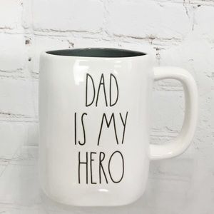🚨FLASH SALE🚨Rae Dunn “DAD IS MY HERO” coffee mug